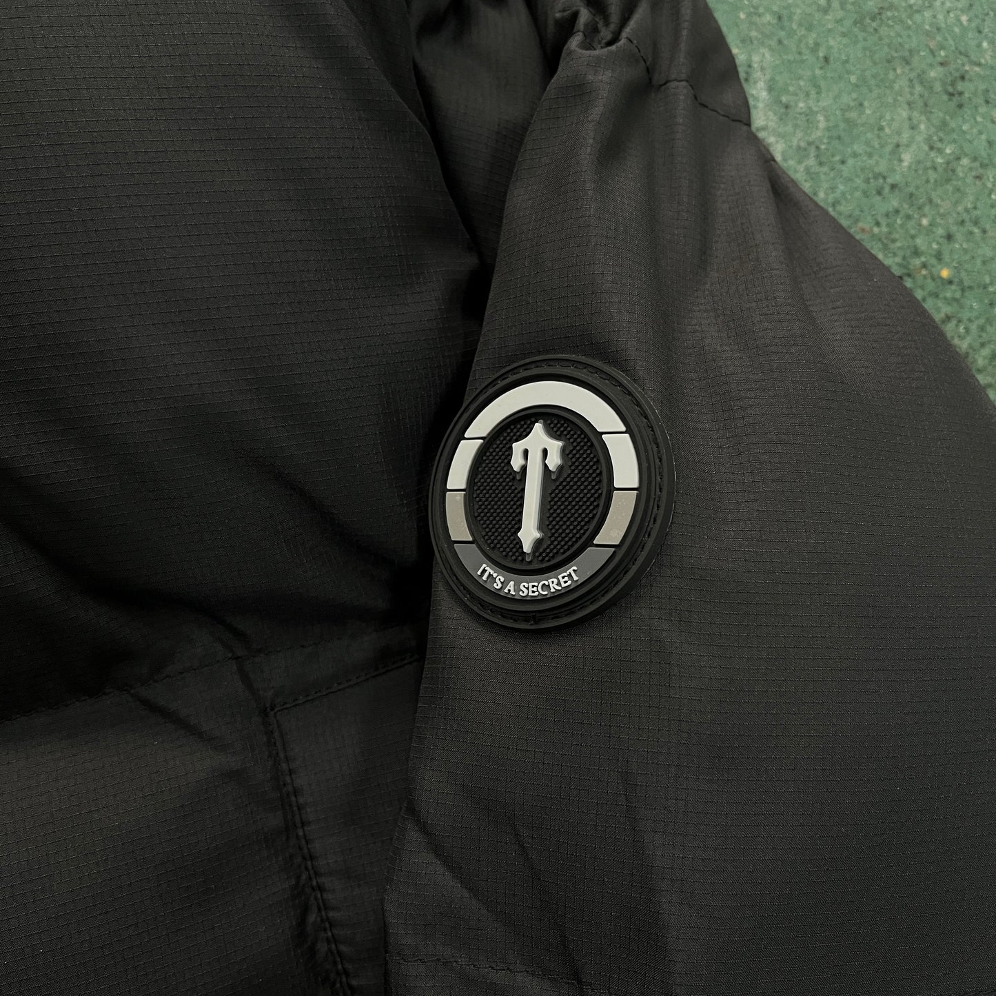Trapstar Women’s Decodeed Hooded Puffer 2.0 Jacket Black