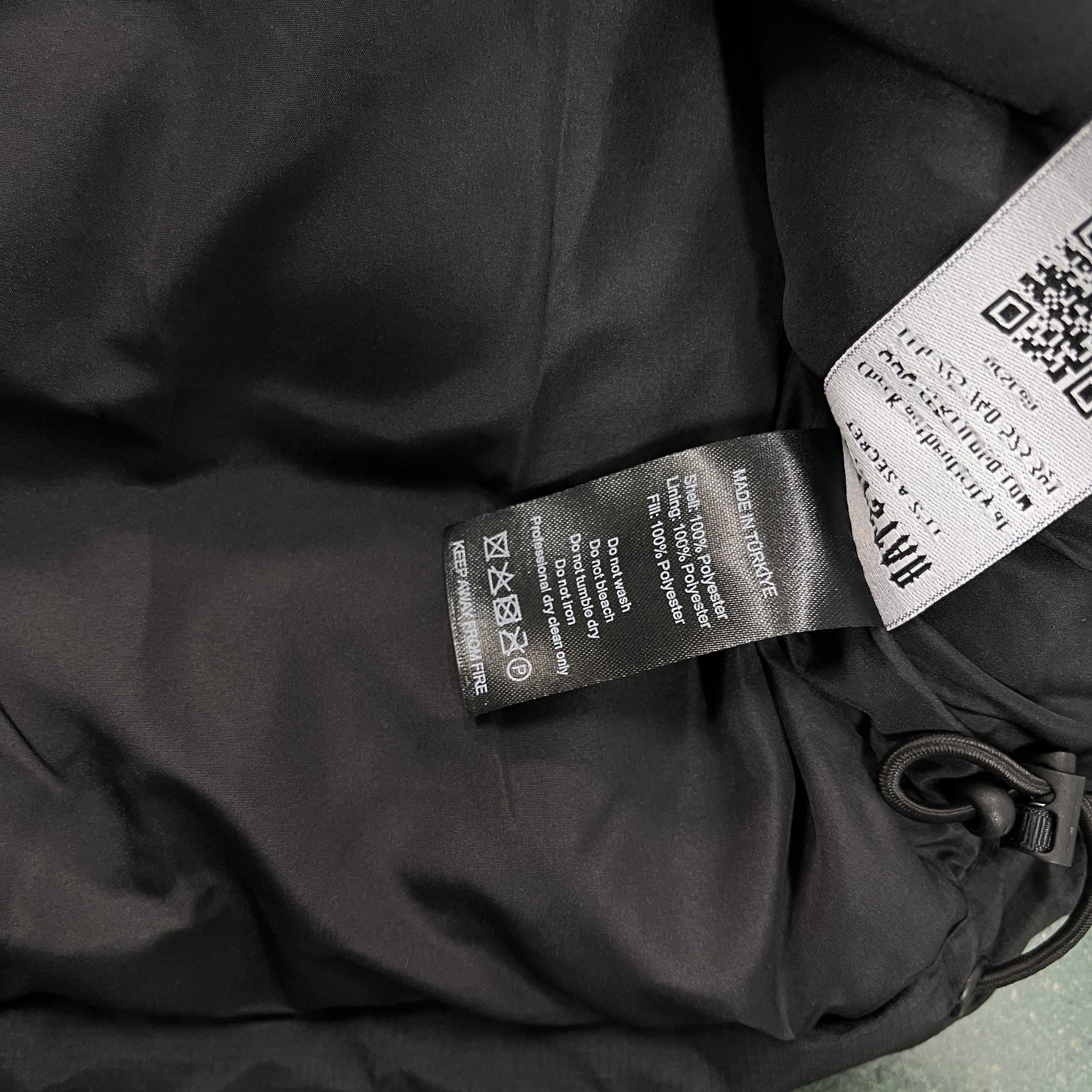 Trapstar Women’s Decodeed Hooded Puffer 2.0 Jacket Black