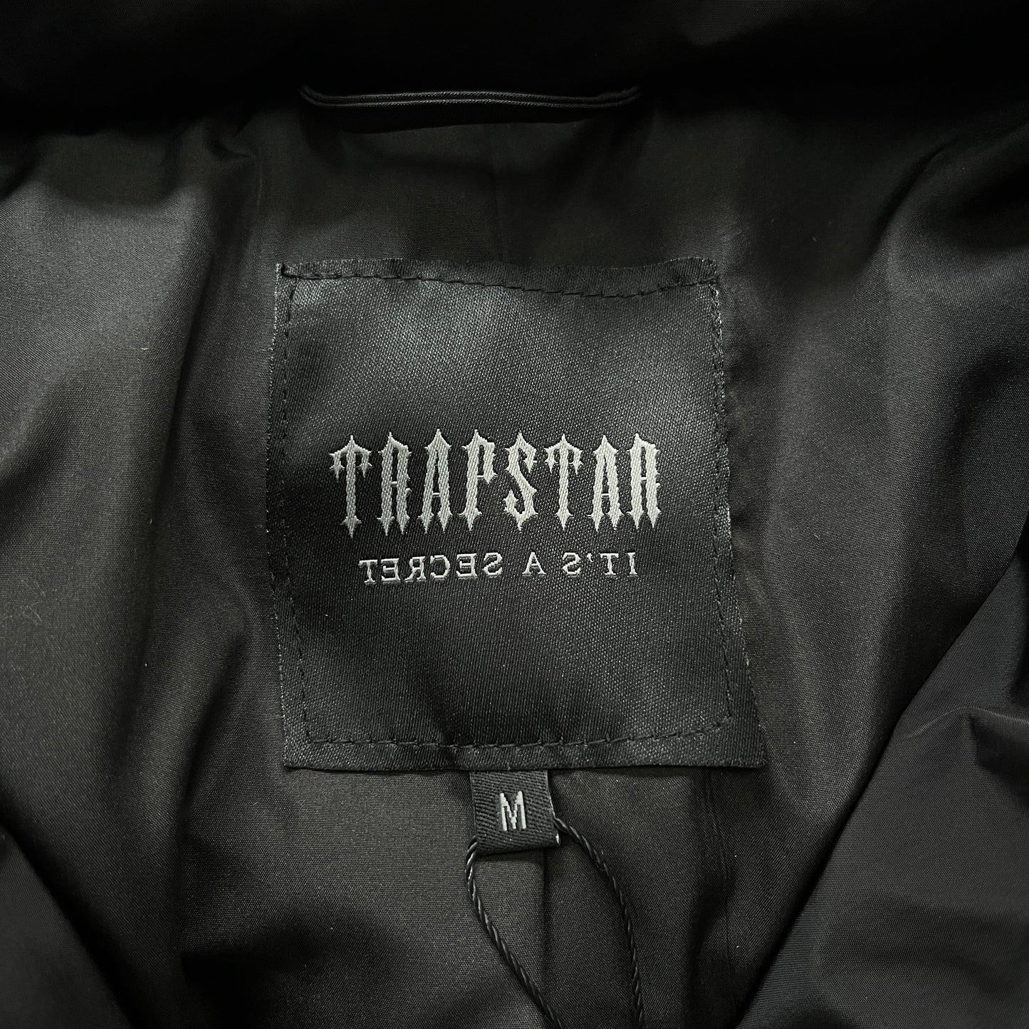 Trapstar Irongate Detachable Hooded Puffer Jacket Black Red