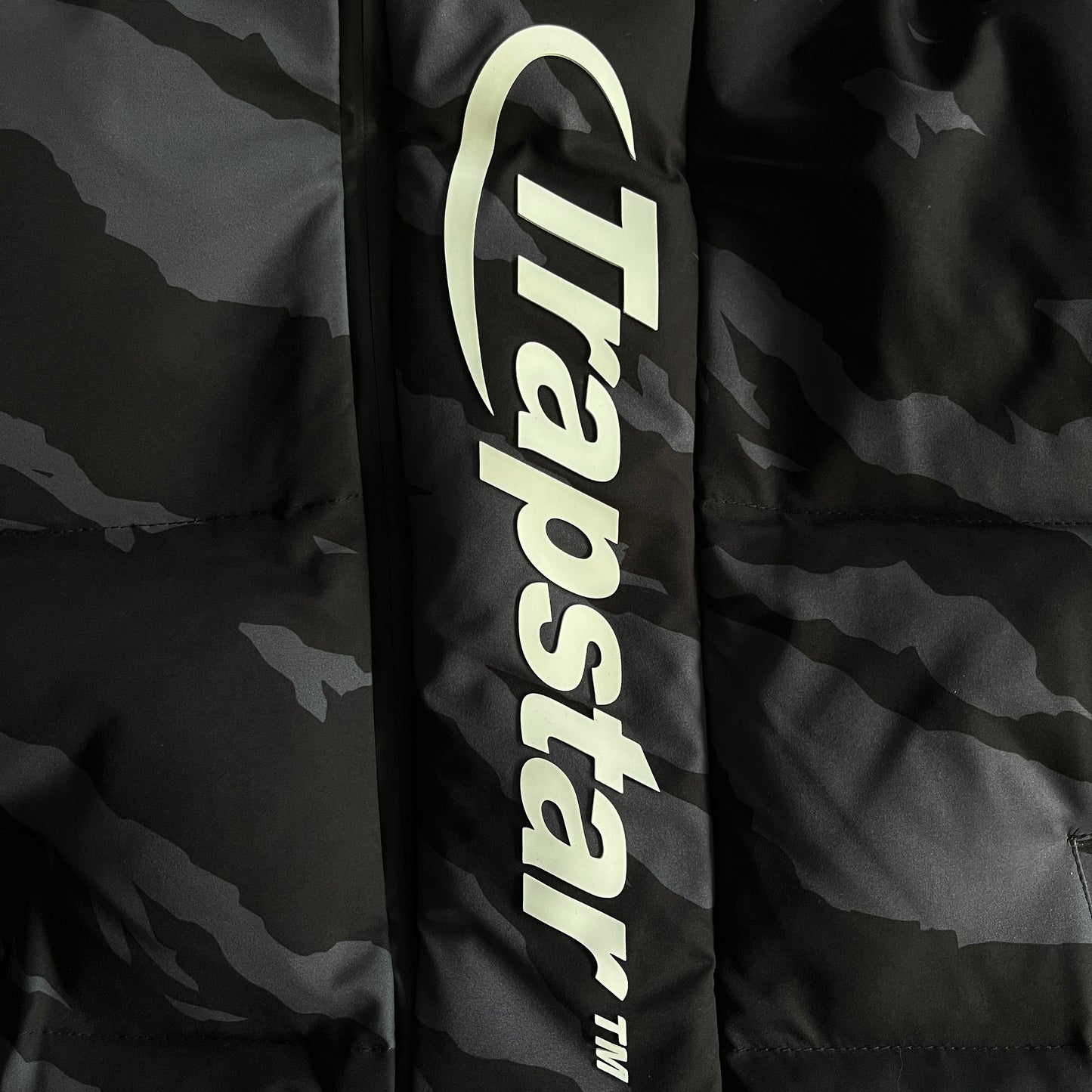 Trapstar Hyperdrive Technical Puffer Jacket Black Tiger Camo