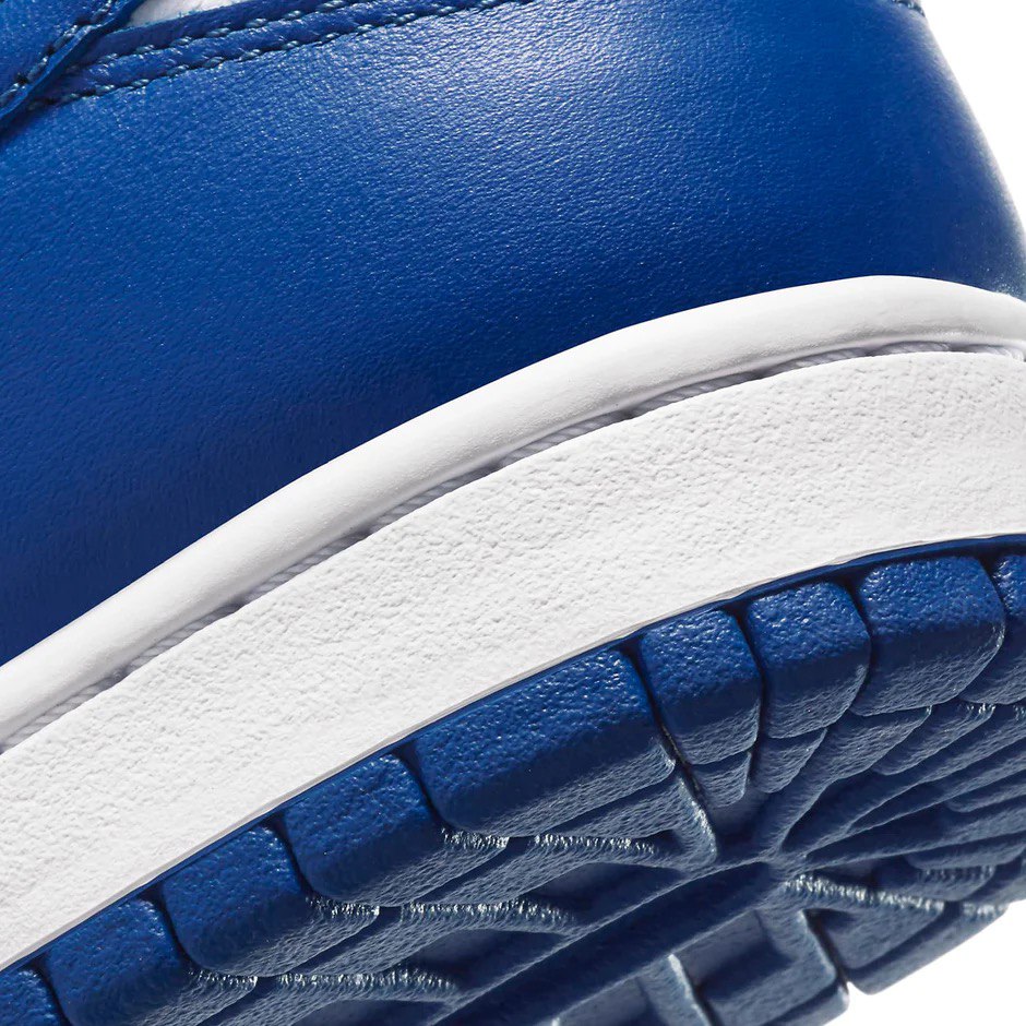 Nike Dunk Low Kentucky (2020) - The Sneaker Dept