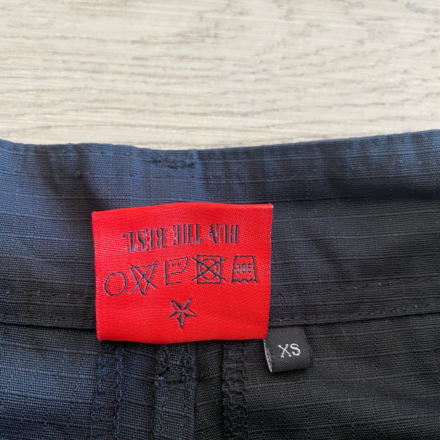 Corteiz Black With Red Logo Cargos