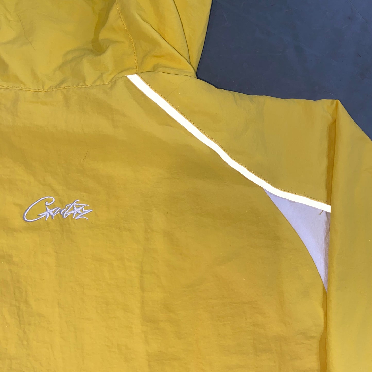 Corteiz Alcatraz Sun & Rain Windbreaker Yellow White