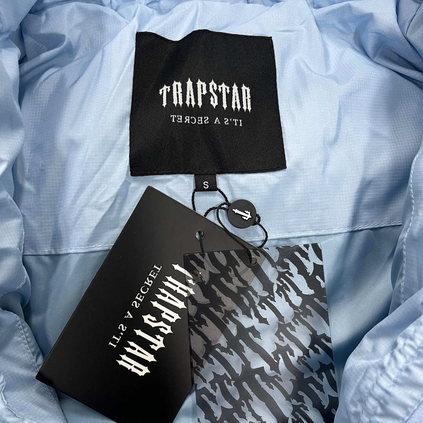 Trapstar Women’s Decodeed Hooded Puffer 2.0 Jacket Ice Blue