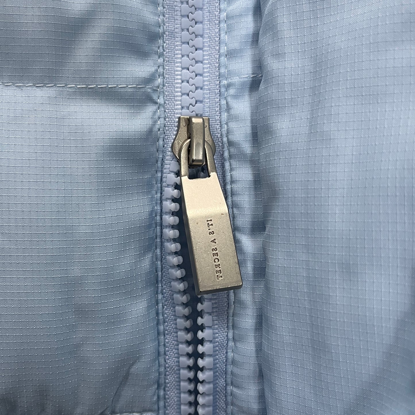 Trapstar Women’s Decodeed Hooded Puffer 2.0 Jacket Ice Blue