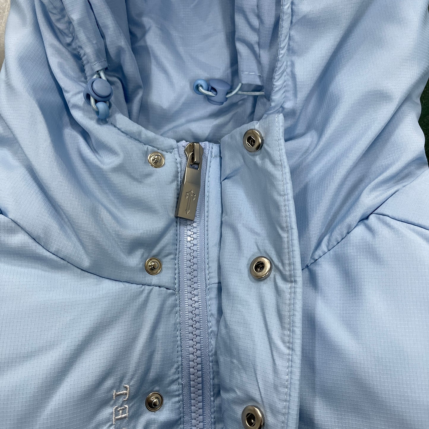 Trapstar Women’s Decodeed Hooded Puffer 2.0 Jacket Ice Blue