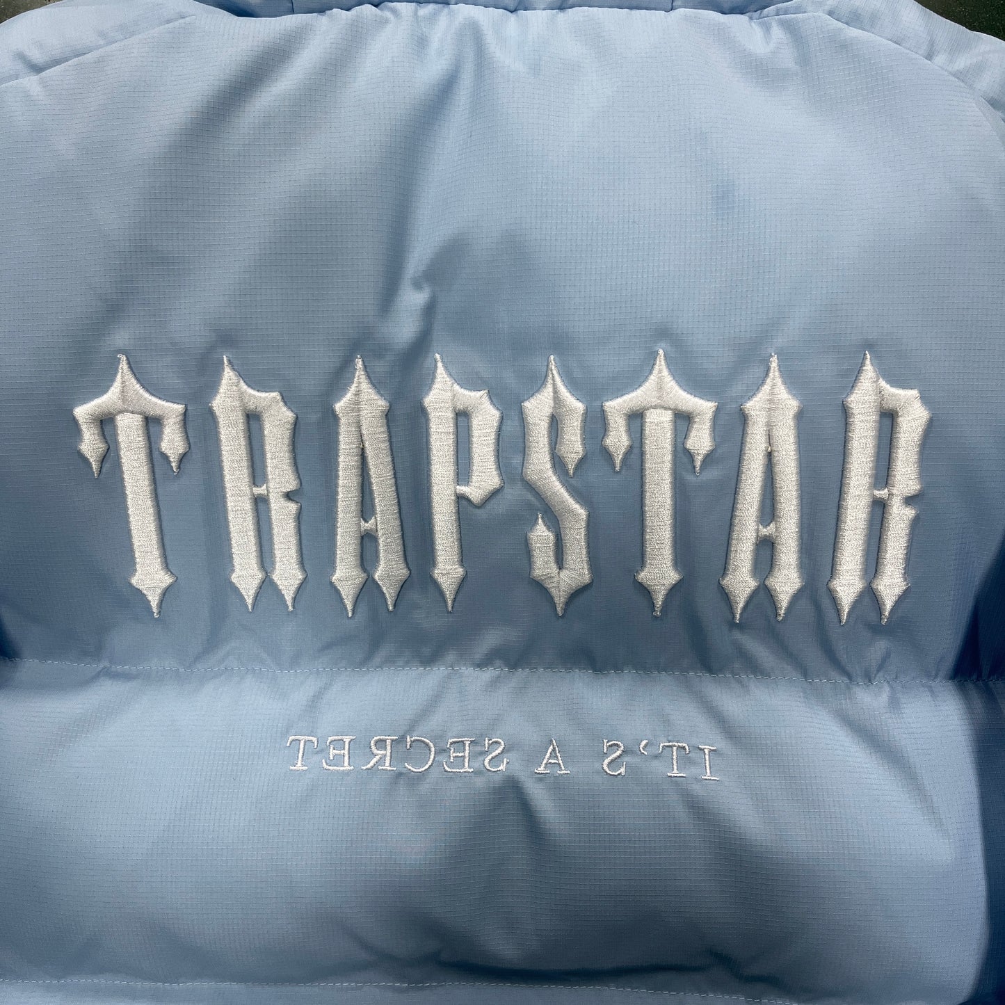 Trapstar Women’s Decodeed Hooded Puffer 2.0 Jacket Ice Blue