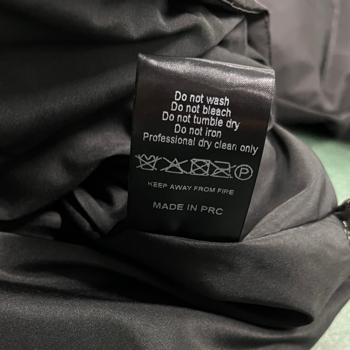 Trapstar Triple Black Hyperdrive Detachable Hood Puffer Jacket