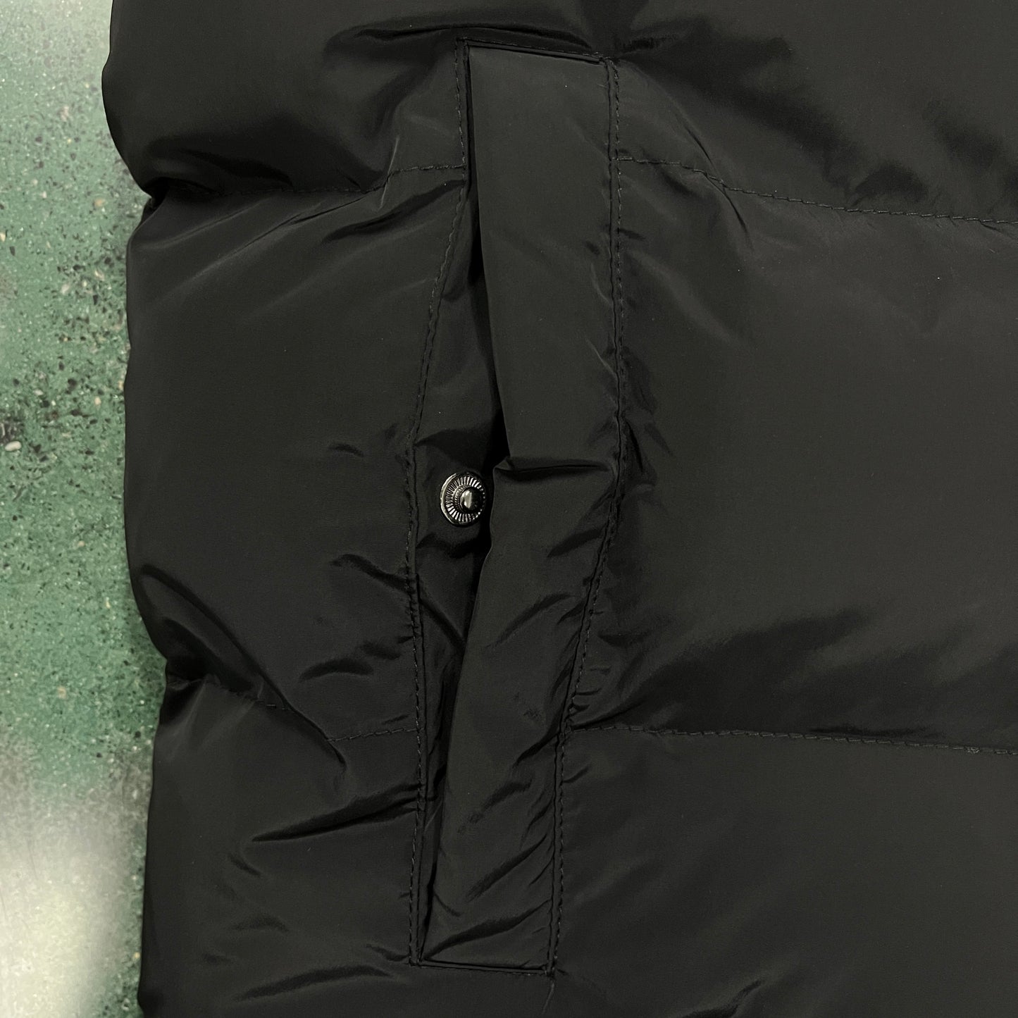 Trapstar Triple Black Hyperdrive Detachable Hood Puffer Jacket