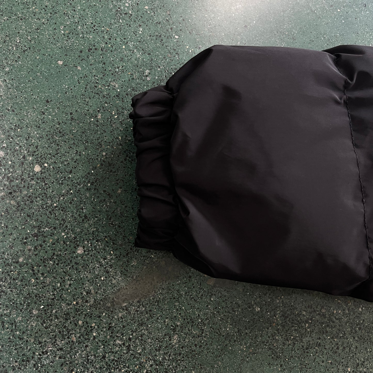 Trapstar Irongate Detachable Hooded Puffer Jacket Black Red